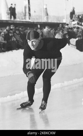 Notodden 19580118-19. NM skate 1958. Skater Knut Tangen in action which became No. 3 in NM on skates. Photo: Current / NTB Stock Photo