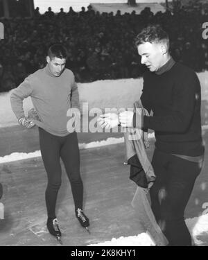 Notodden 19580118-19. NM skates Norwegian champion Knut Johannesen 'Kuppern' (t.h.) together with the silver medal winner Roald Aas during the NM skating. Photo: Current / NTB Stock Photo