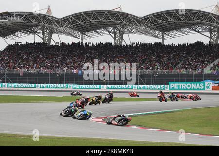 SEPANG, Malaysia. , . #20 YAMAHA, QUARTARARO Fabio, FRA, Monster Energy Yamaha MotoGP, #36 SUZUKI, MIR Joan, SPA, Team SUZUKI ECSTAR, MOTO GP class, during the DORNA & FIM Moto GP Championship 2022 Round 19. Sepang circuit, Malaysian Motorcycle Grand Prix on Sunday 23. October 2022. picture & copyright © Nikolaz GODET/ATP images (GODET Nikolaz/ATP/SPP) Credit: SPP Sport Press Photo. /Alamy Live News Stock Photo