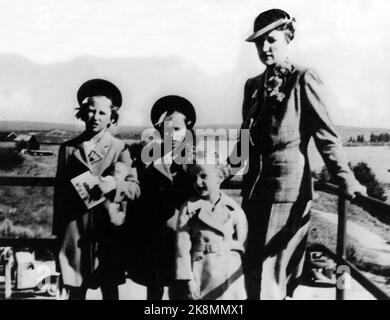 Rovaniemi, Finland, August 1940 The Crown Prince family during World War II. Crown Princess Märtha and the children in Rovaniemi, just before departure to the United States. For example: Princess Astrid, Princess Ragnhild, Prince Harald and Crown Princess Märtha. Ntb archive photo / ntb Stock Photo