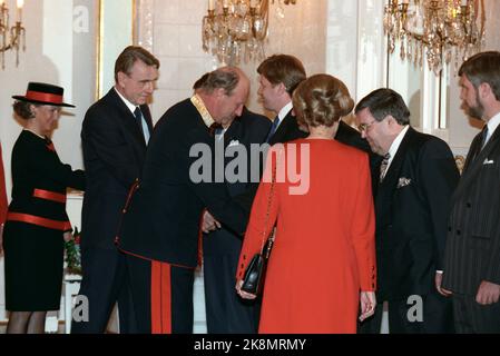 Finland. Helsinki March 23, 1993. The royal couple is on an official visit to Finland with President Mauno Koivisto and Mrs. Tellervo Koivisto. Here, King Harald, Mrs. Koivisto, Queen Sonja, and President Mauno Koivisto at Prime Minister Esko Aho and Traffic Minister Ole Norrback (t.h) during the welcome ceremony in the president's castle. Photo; Lise Åserud / NTB / NTB Stock Photo