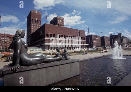 Oslo City Hall, designed by architects Arnstein Arneberg and Magnus ...
