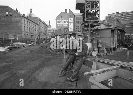 Oslo April 7, 1973. The subway is extended from the East Railway to the National Theater. It will be a new station at Egertovet, downtown station. Here Ironbinder Ottar Lehre from Hadeland (t Here from the construction site that is now part of the government quarter. Photo: Current / NTB Stock Photo