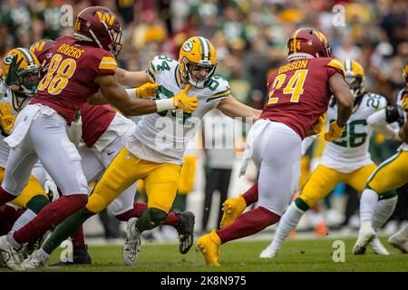 Landover, Md, United States. 23rd Oct, 2021. Sunday, October 23, 2022;  Landover, MD, USA; Green Bay Packers quarterback Aaron Rodgers (12) passes  the ball during an NFL game against the Washington Commanders