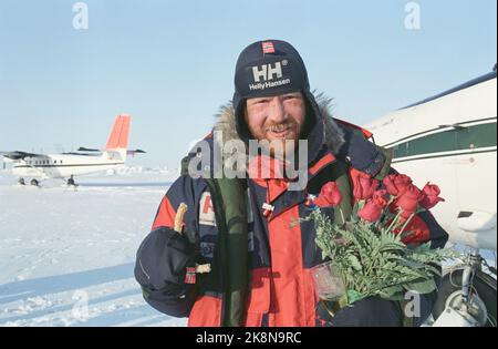 洋書 Alone to the North Pole Borge Ousland north-pole-april-1994-north-