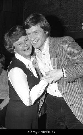 Oslo 19790325: Chairman Thorbjørn Jagland was re -elected at the AUF national meeting. Here he gets hugs and congratulations by Environment Minister Gro Harlem Brundtland. Photo: Vidar Knai NTB / NTB Stock Photo