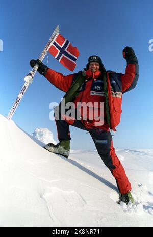 洋書 Alone to the North Pole Borge Ousland 洋書 Alone to the North