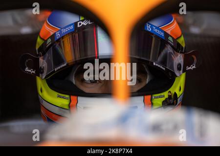 AUSTIN, TEXAS, USA on 21. OCTOBER 2021; Alex PALOU of Spain, got a ride in the McLAREN F1 car.Álex Palou Montalbo is a Spanish racing driver who drives for Chip Ganassi Racing in the IndyCar Series, now seen during the F1 Grand Prix in Austin, TEXAS, USA 2021, circuit of the Americas, US F1 GP, Formel 1, Formule 1 - Formula One Grand Prix on October 21 in Austin Texas - fee liable image - Photo Credit: © Irwen SONG/ATP images Credit: SPP Sport Press Photo. /Alamy Live News Stock Photo