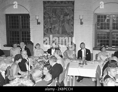 Oslo 19530702. Crown Prince Olav 50 years. Here from the government's dinner at Akershus castle. King Haakon (no. Photo: Jan Stage NTB / NTB Stock Photo