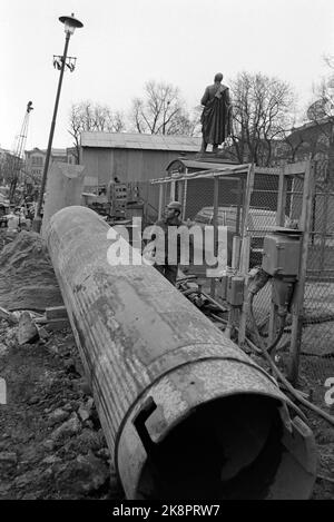 Oslo April 7, 1973. The subway is extended from the East Railway to the National Theater. It will be a new station at Egertovet, downtown station. Here from the National Theater / Karl Johansgate. Photo: Current / NTB Stock Photo