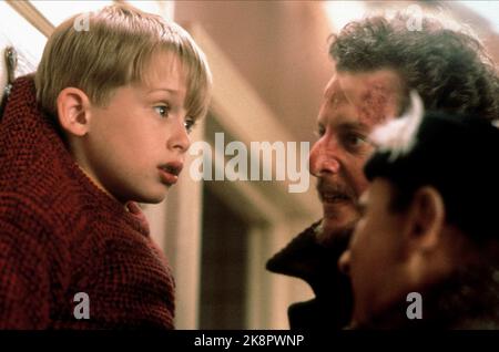 Home Alone 1990  Macaulay Culkin, Daniel Stern & Joe Pesci Stock Photo