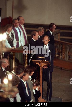 Oslo 19890912. Partnair accident. Memory holiday in Oslo Cathedral after the plane crash at Hirtshals which required 55 lives. Fifty employees of the shipping company Wilhelmsen Lines and a crew of five perished. King Olav and the government were present during the grief. Shipowner Wilhelm Wilhelmsen holds memorial speech. NTB archive photo Bjørn Sigurdsøn / NTB Stock Photo