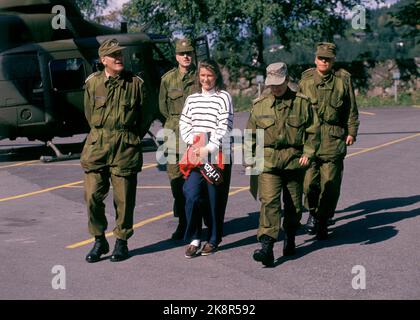 August 1990 - Princess Märtha Louise visits the Armed Forces. Here she is in uniform command. Photo: Knut Falch / NTB Stock Photo