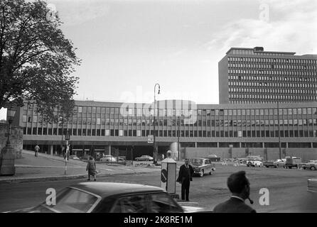 Oslo 19690923. Yblokka. The so-called Y-block, with address Akersgata 44, photographed from Akersgata, September 23, 1969. The building is partly above Arne Garborg's place. In the background the high block (H-block), which was completed in 1958. 26379 Photo: Vidar Knai/NTB Stock Photo