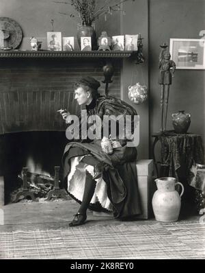 Self Portrait, Frances Benjamin Johnston (1864 – 1952) early American photographer and photojournalist Stock Photo