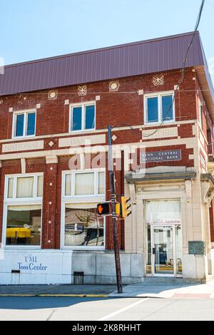 Penn Central National Bank building, Historic District, Mount Union, PA Stock Photo