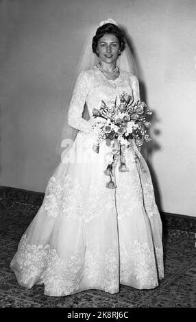 Skaugum 19610112 Princess Astrid's wedding Here the bride poses at Skaugum. Photo: NTB / NTB Stock Photo