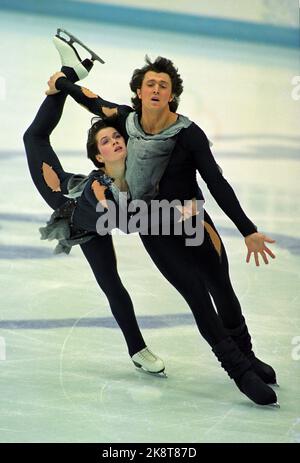 Hamar 19940215 OL 94 Lillehammer Winter Olympics at Lillehammer Figure skating / pairing Hamar Olympics. Russian Natalia Mishutenok / Artur Dmitriev (Rus) in action. They became No. 2. Photo: Johnny Syversen / NTB Stock Photo