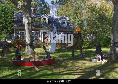 Decorated for Halloween.   Along Route 6A in Yarmouth Port, Massachusetts, USA, Yarmouth Port, Cape Cod, Stock Photo