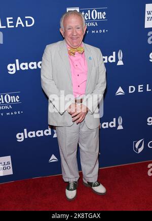 Leslie Jordan, comedic actor died today at age 67 from a medical emergency while driving in Hollywood, Ca.  Leslie Jordan at the GLAAD Media Awards 2018 event at Beverly Hilton Hotel on April 12, 2018 in Beverly Hills, CA. © O'Connor/AFF-USA.com Stock Photo