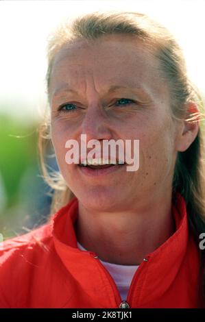 Oslo 19930508 The Grete Waitz race for women starting in the Frogner Park. Here primus engine Grete Waitz before the race. Portrait. Photo: Bjørn Owe Holmberg / NTB / NTB Stock Photo