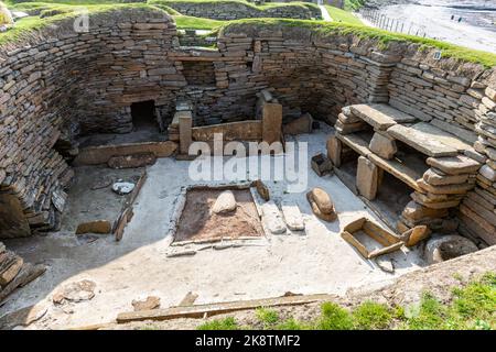 Skara Brae, stone-built Neolithic settlement, located on the Bay of Skaill , Neolithic, Mainland, Orkney, Scotland, UK Stock Photo