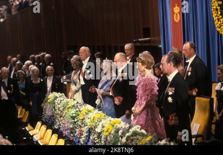 Oslo July 1, 1983. King Olav is 80 years old. Here from the concert hall, where the Oslo Philharmonic Orchestra entertains. King Olav with queen mother Elizabeth. Photo: NTB / NTB Stock Photo