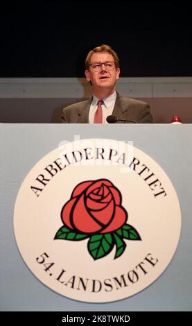 Oslo 19921106: Denmark Prime Minister Poul Nyrup Rasmussen at the Labor Party's national meeting in Oslo. Photo: Tor Richardsen Scanfoto / NTB Stock Photo