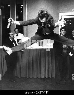 Paris 19780423: Eurovision Song Contest 1978. Jahn Teigen gets 0 points in the international final of the Melodi Grand Prix in Paris with the song 'Mil after Miles'. He jumps, does a split jump. Photo: NTB Stock Photo