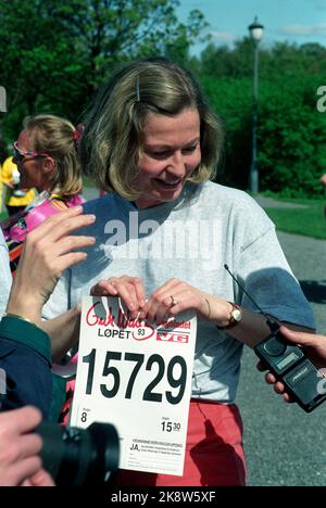 Oslo 19930508 The Grete Waitz race for women. Politician Kaci Kullmann Five gets ready for the race starting in the Frogner Park. Photo: Bjørn Owe Holmberg / NTB / NTB Stock Photo