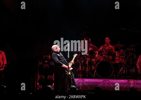 Toronto, Canada. 24/10/2022, Billy Corgan of Smashing Pumpkins plays guitar with Jack bates on the left and Jimmy Chamberlin on the right Stock Photo