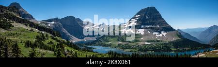 Hidden Lake overview from Logan Pass in Glacier National Park, Montana, USA.  Stock Photo