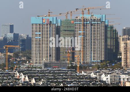 NANJING, CHINA - OCTOBER 25, 2022 - An aerial photo shows a commercial residential building under construction in Nanjing, Jiangsu province, China, Oc Stock Photo