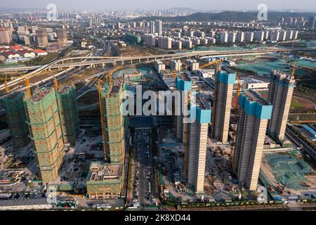 NANJING, CHINA - OCTOBER 25, 2022 - An aerial photo shows a commercial residential building under construction in Nanjing, Jiangsu province, China, Oc Stock Photo