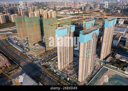 NANJING, CHINA - OCTOBER 25, 2022 - An aerial photo shows a commercial residential building under construction in Nanjing, Jiangsu province, China, Oc Stock Photo