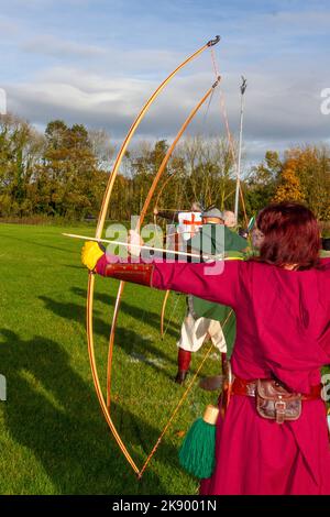 SAMLESBURY LONGBOW ARCHERS THE BATTLE OF AGINCOURT - 1415 reenactment ...