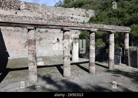 Pompei - Colonne del porticato della Villa dei Misteri Stock Photo
