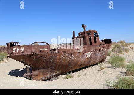 Aral Sea ships' graveyard, Moynaq, Karakalpakstan Autonomous Republic, Uzbekistan, Central Asia Stock Photo