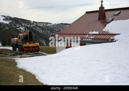 Ouverture route des cretes Stock Photo