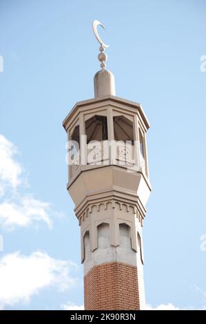 Minaret, The East London Mosque, Tower Hamlets, East End, London - there are large numbers of Islamic immigrants in the East End of London and several Stock Photo