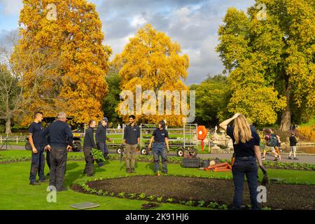 London, UK. Tuesday, 25 October, 2022. Autumn scenes at Kew Gardens Photo: Richard Gray/Alamy Live News Stock Photo