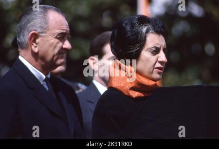 President Johnson, Mrs. Indira Gandhi, Prime Minister of the Republic of India, at an arrival cereomny on the South Lawn of the White House  on March 29, 1966  Photo by   Dennis Brack. bb85 Stock Photo