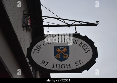 Sign for The Old Cross Keys, 97 High Street, Stony Stratford. The Old Cross Keys was a public house on the site, dating from the 16th century. Stock Photo