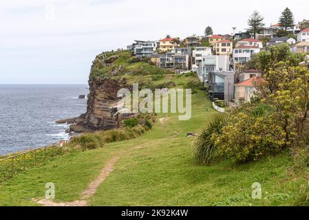 Eastern Avenue Reserve in Dover Heights with the Federation Cliff Walk in the distance in Sydney, Australia Stock Photo