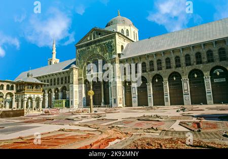 Damascus, Syria - July 24, 1996: The Omayyad Mosque with clear blue sky in Damascus Stock Photo