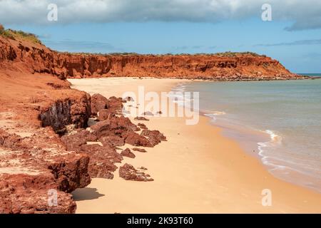 Beach and Red Cliffs at Cape Peron, Francois Peron NP, WA, Australia Stock Photo
