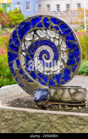 Ireland Eire Dublin Dame Street Dublin Castle The Dubhlinn Gardens Mosaic Coiled Snake statue water feature Celtic symbol rebirth healing wisdom Stock Photo