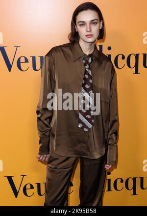 BEVERLY HILLS, LOS ANGELES, CALIFORNIA, USA - OCTOBER 25: American actress Ava Capri arrives at the Veuve Clicquot 250th Anniversary Solaire Culture Exhibition Opening held at 468 North Rodeo Drive on October 25, 2022 in Beverly Hills, Los Angeles, California, United States. (Photo by Xavier Collin/Image Press Agency) Stock Photo