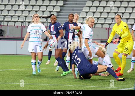 PARIS, France. , . 22 Erin Cuthbert, 23 Pernille Harder and Keeper 30 Ann-Katrin Berger of Chelsea FC in action vs #13 Amanda Ilestedt of PSG during the UEFA Women's Champions League 2022/2023 match between PSG Paris Saint-German and Fc Chelsea at the Stade Jean Bouin Football Stadium on 20. October 2022, in Paris, France Credit: SPP Sport Press Photo. /Alamy Live News Stock Photo