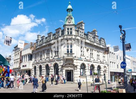 HSBC Bank building, Cnr Westgate and Northgate Street, Gloucester, Gloucestershire, England, United Kingdom Stock Photo